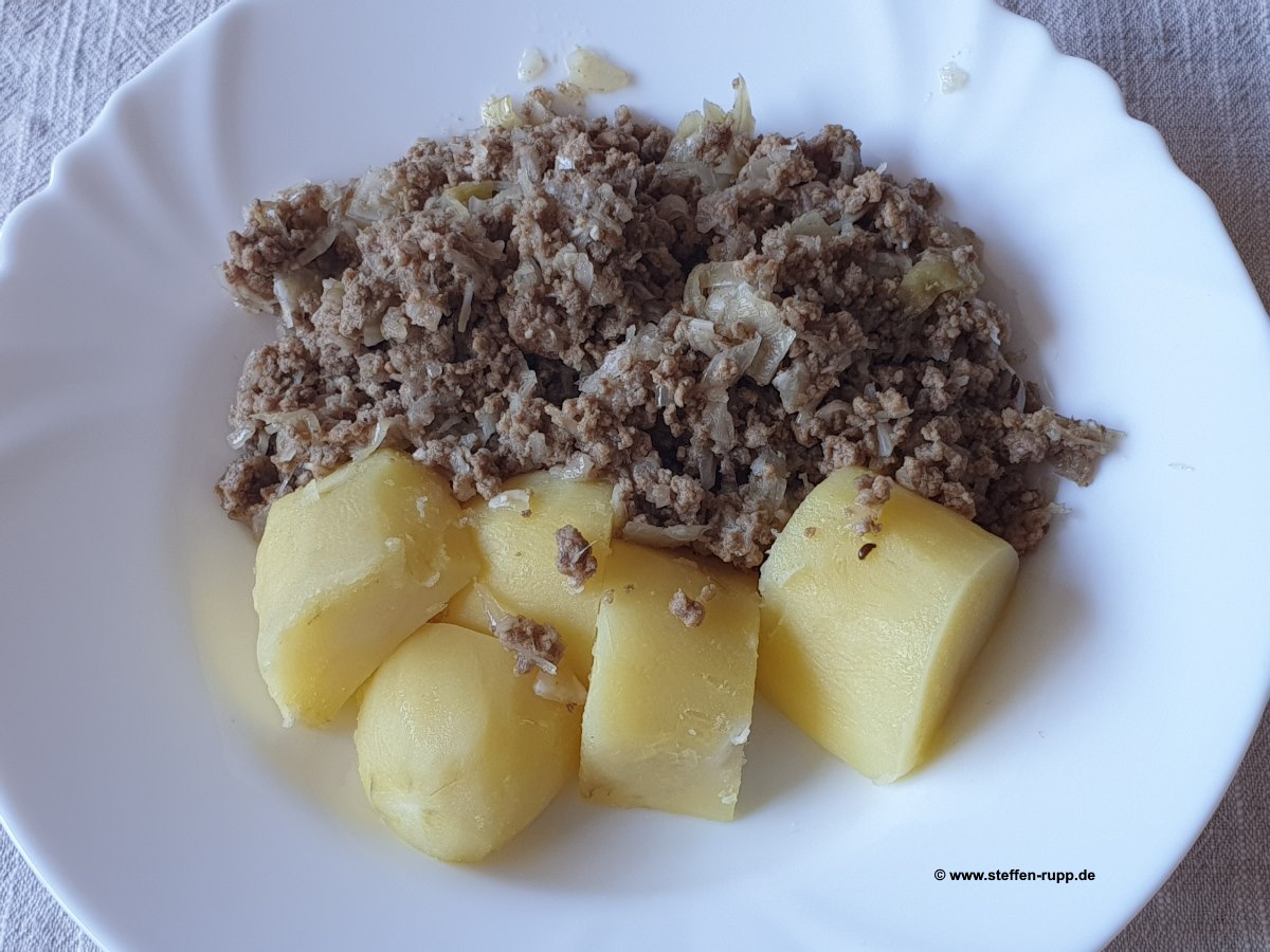 Kraut und Hackfleisch mit Kartoffeln