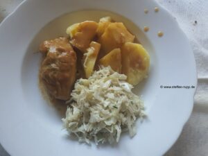 Kartoffeln Krautrouladen Krautsalat
