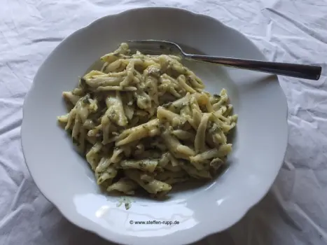 Nudeln mit Schinken-Béchamel-Sosse